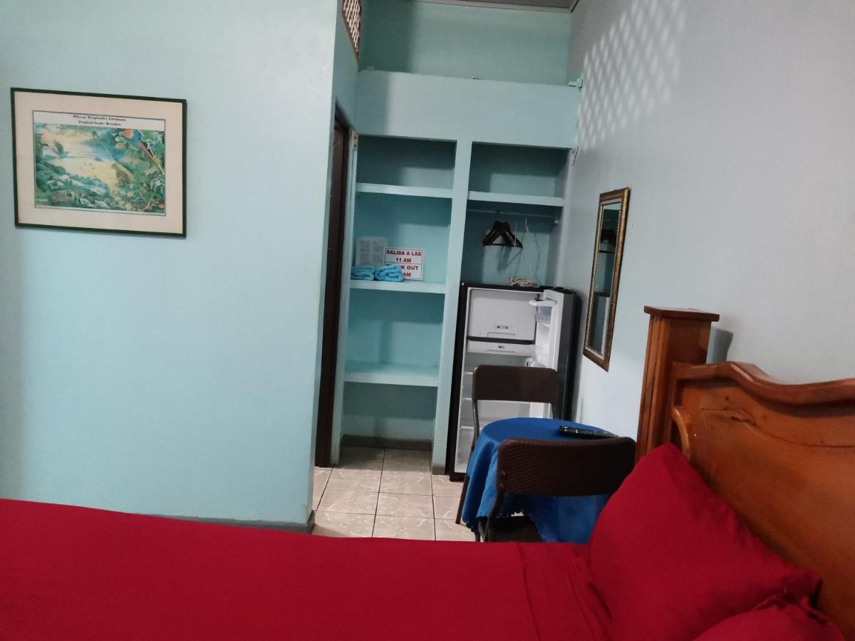 Cabinas Mitchaelle'S Puerto Viejo de Talamanca Екстериор снимка