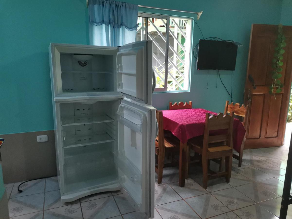 Cabinas Mitchaelle'S Puerto Viejo de Talamanca Екстериор снимка