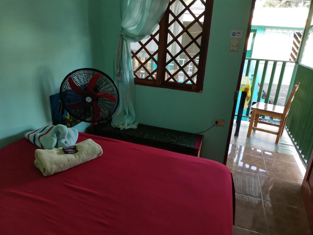 Cabinas Mitchaelle'S Puerto Viejo de Talamanca Екстериор снимка