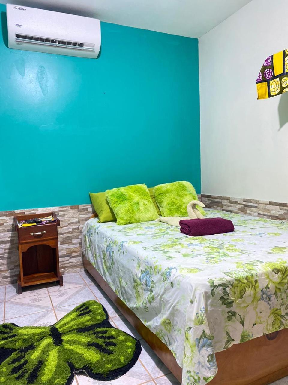 Cabinas Mitchaelle'S Puerto Viejo de Talamanca Екстериор снимка