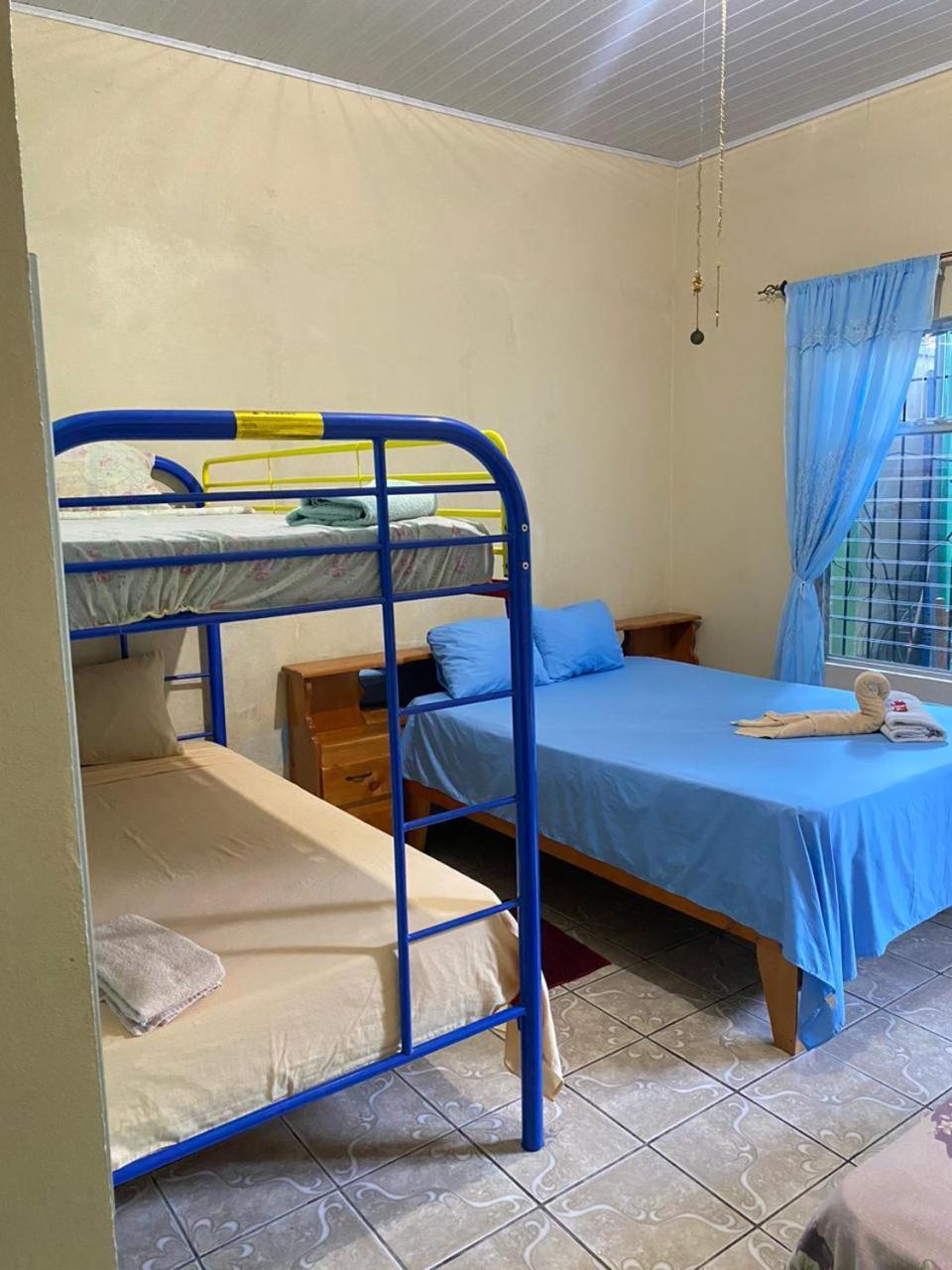 Cabinas Mitchaelle'S Puerto Viejo de Talamanca Екстериор снимка
