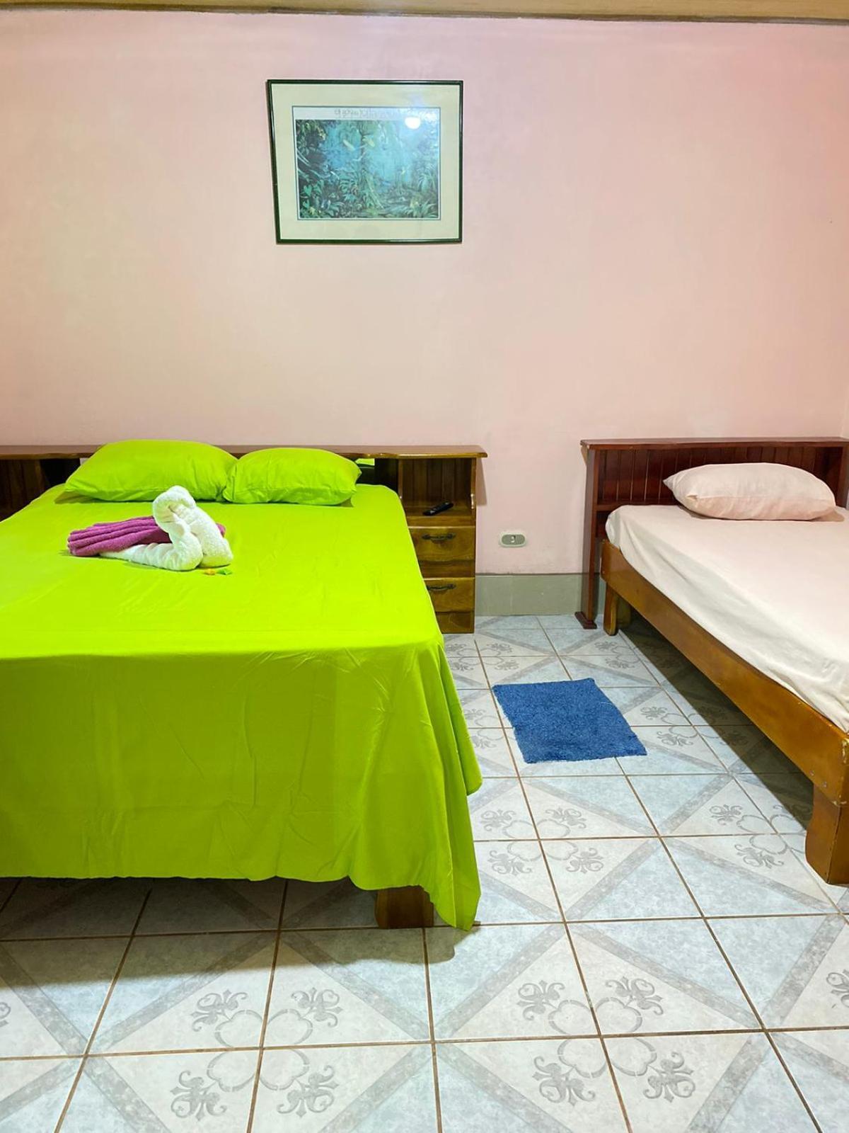 Cabinas Mitchaelle'S Puerto Viejo de Talamanca Екстериор снимка